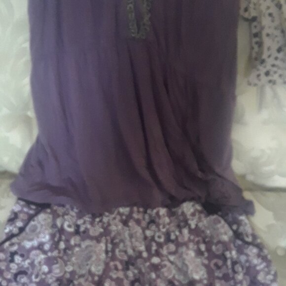 Purple beaded peplum sleeveless shirt - Picture 3 of 4